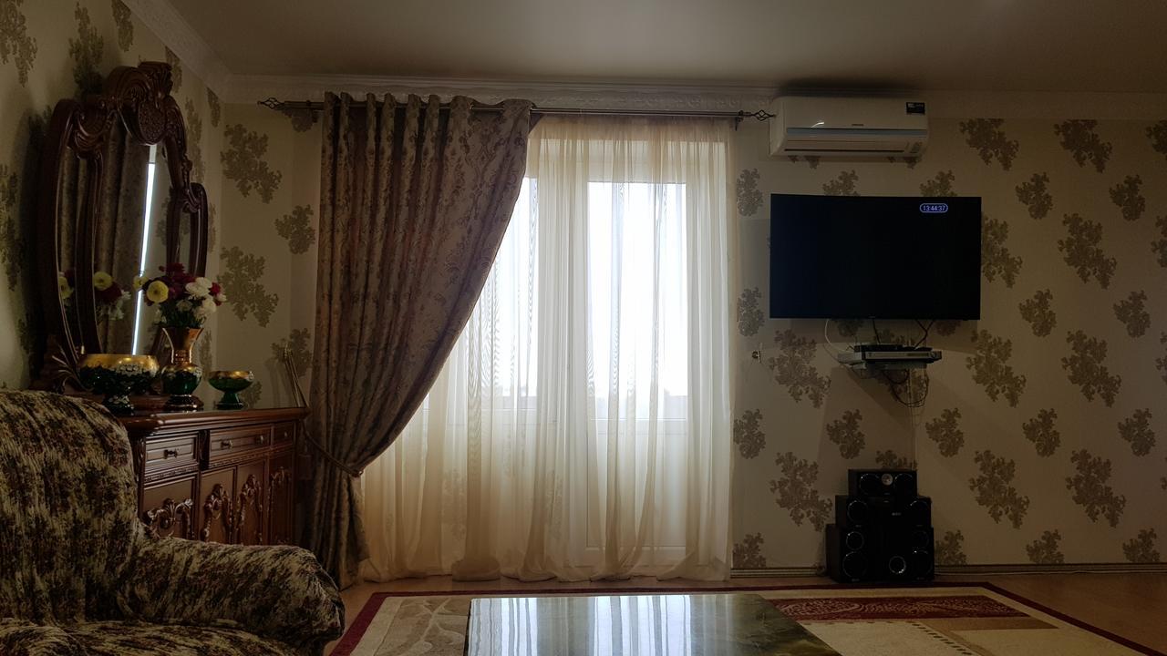 Люкс Апартаменты Центр Сухум Экстерьер фото
